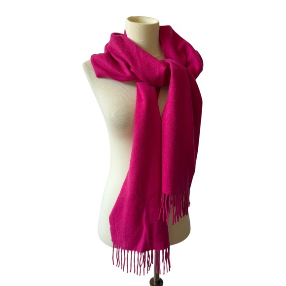ULRIKE HEFEL CASHMERE SCARF BARBIECORE PINK FRINGE CLASSIC WARM BOLD LUXURY CHIC - Picture 3 of 10
